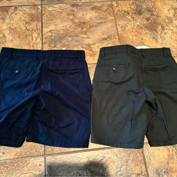 Old Navy 30” waist slim fit shorts - Picture 2 of 2